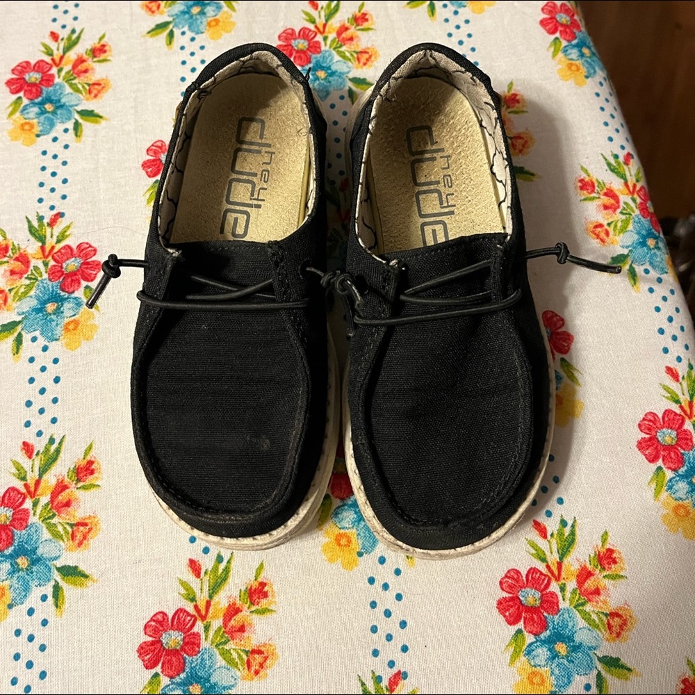 HEY DUDES! Children, sz 9, black.  Worn 3 times